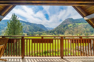Großzügiges Holzhaus in ruhiger, sonniger &amp; idyllischer Grünlage mit zauberhaftem Bergpanorama