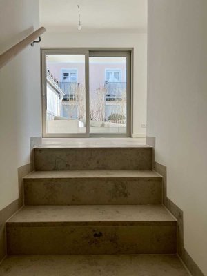 Planegg - Haus im Haus - vollständig fertig gestellte, barrierefreie 3 1/2 Zimmer Gartenwohnung