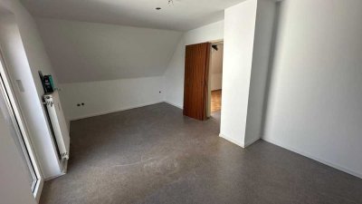 3 Zimmer Dachgeschoss - Wohnung in München Feldmoching