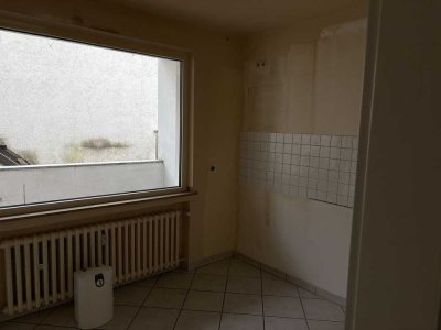 Freundliche und modernisierte 4-Raum-Wohnung mit großer Terrasse in DU (Friemersheim)