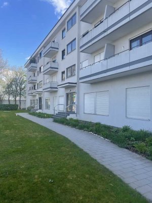 Ruhige, helle 3-Zimmer-Wohnung (möbliert) direkt an der U-Bahn Implerstraße