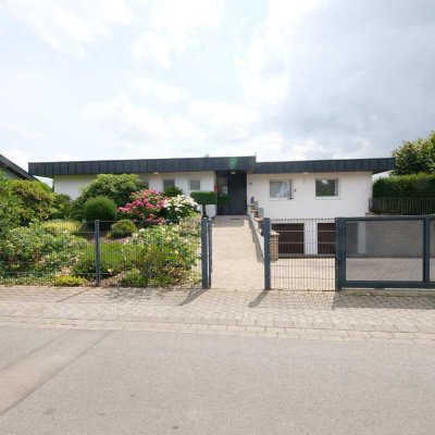 nicht Rösrath, aber in Durbusch befindet sich dieser Bungalow auf Traumgrundstück!