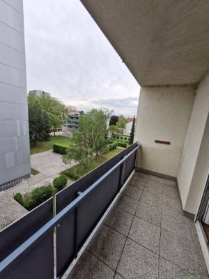renovierungsbedürftige 3 Zimmer zentral gelegen ( 2 Monat mietfrei )