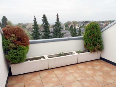 Herrlicher Ausblick !! Außergewöhnliche 3-Zi.-DG-Whg. mit neuer EBK u. Südwestbalkon in ruhiger Lage