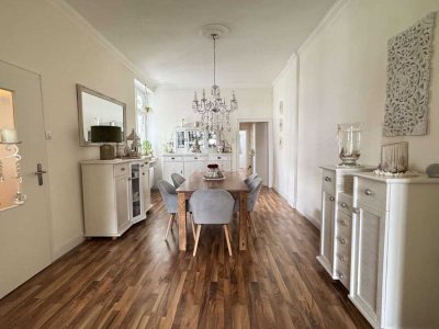 CHARMANTE 120 m² ALTBAUWOHNUNG IM KLINIKVIERTEL !!!