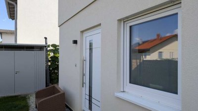 Neuw. 2-Zimmer-Einliegerwohnung mit EBK & Stellplatz in ruhiger Lage – ideal für Pendlerinnen