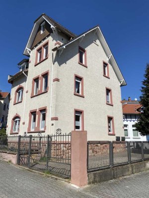 Historisches Dreifamilienhaus von 1908 in Frankfurt-Bergen  (Privater provisionsfreier Verkauf)