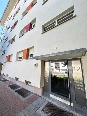 Helle 1-Zimmer-Wohnung mit offenem Wohnbereich und Tageslichtbad