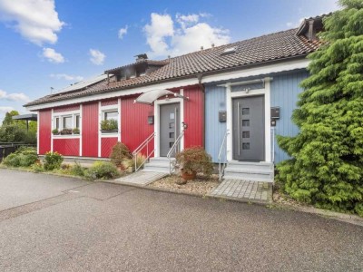 Zwei Doppelhaushälften auf einem Grundstück - Charmantes Liebhaberobjekt in Bad Krozingen