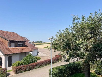 Charmante 2-Zi.-Wohnung - perfekte Lage - wunderschöner Blick vom Balkon