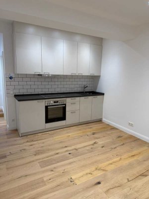 Kernsanierte 2-Zimmer-Whg. mit Einbauküche in Stuttgart-Ost