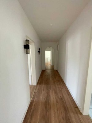 Renovierte 5-Zimmer Wohnung inkl. EBK in Ludwigshafen