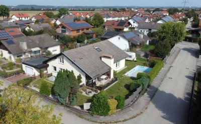 Raum & Lebensgefühl – Großzügiges Haus auf sonnigem Eckgrundstück - nur 40 Min. von München entfernt