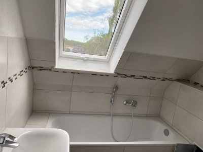 Sanierte lichtdurchflutete 3-Zimmer-Wohnung mit Dusche & Badewanne
