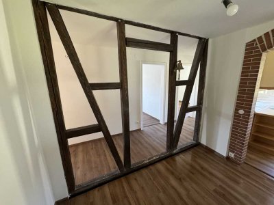 Kernsaniert mit EBK: attraktive 3,5-Zimmer-Fachwerkwohnung in Schorndorf/Schornbach