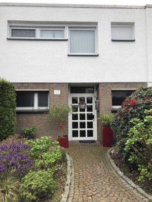 Provisionsfreies-Reihenhaus in Krefeld-Forstwald! Klassiker mit 100 qm Wfl. und SW-Grundstück!