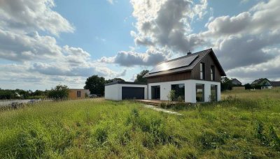 Eigenheim statt Miete! – Wunderschönes Traumhaus mit 3 Zimmer in Hof
