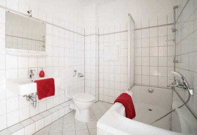 +++Singlewohnung-ruhig gelegen mit Wannenbad+++
