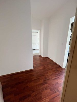 helle 2-Zimmerwohnung mit Einbauküche
