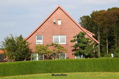 Einfamilienhaus mit Garage - provisionsfrei