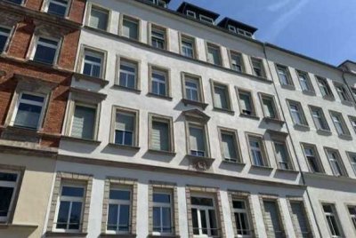 sofort bezugsfrei teilmöblierte 1 Zimmer Wohnung mit sehr schönem Ausblick, Fahrstuhl, Einbauküche