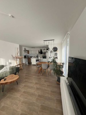 Attraktive 3,5-Zimmer-Wohnung mit gehobener Innenausstattung mit Einbauküche in Ostrach