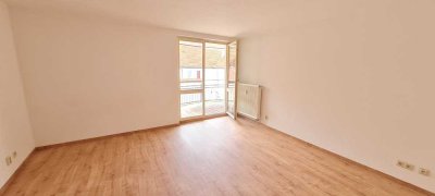 Tolle Wohnung mit Balkon & EBK - zentrale Lage und doch ganz ruhig