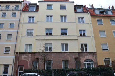 Großzügige 2-Zimmer-Wohnung mit Balkon in attraktiver Lage der Nürnberger Südstadt