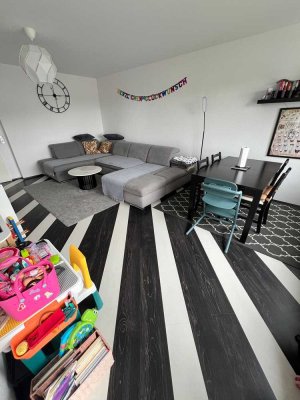 Geschmackvolle Wohnung mit drei Zimmern, Balkon, EBK und Stellplatz in Mülheim an der Ruhr