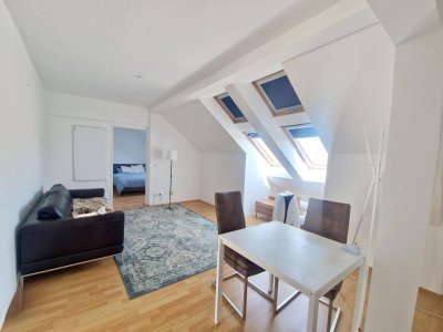 Helle Dachgeschosswohnung mit Loft Feeling