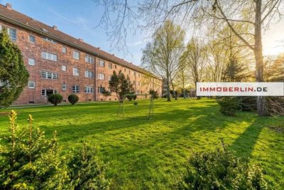 IMMOBERLIN.DE - Geräumige Altbauwohnung mit Loggia beim Britzer Garten