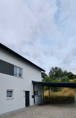 Neuwertige Doppelhaushälfte mit gehobener Innenausstattung in bevorzugter Lage v.Bad Waldsee