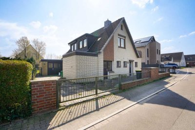 Großzügiges, modernisierungsbedürftiges Ein- /Zweifamilienhaus in Timmendorfer Strand