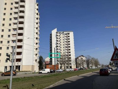 Ideal angebunden: Unrenovierte Drei-Zimmer-Wohnung mit 2 Balkonen (WBS erforderlich)