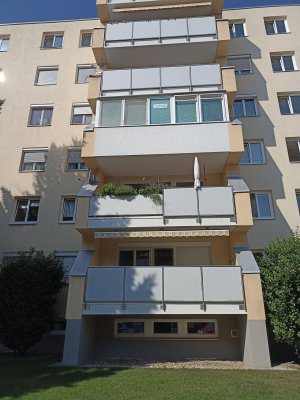 Große 2 Zimmerwohnung mit Lift,Garage+Autoabstellplatz vollmödliert