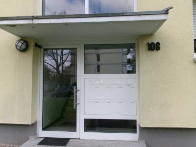 Kronenberg: Attraktive 3 Zimmer Wohnung im EG mit Terrasse