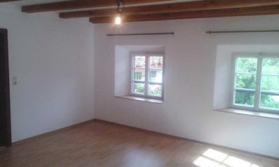 IHR GEMÜTLICHES ZUHAUSE ! Großzügige 3-Zi-Whg, Balkon, Bergblick, Chiemsee & Alpen