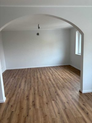 Elegante 4-Zimmer Wohnung in Essen- Frintrop