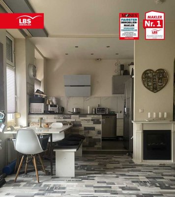 Ihr neues Zuhause: Charmante 4-Zimmer-Altbauwohnung mit großem Garten