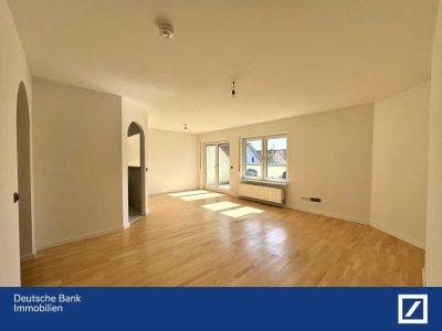 Charmante Dachgeschosswohnung mit großzügigem Wohnbereich in ruhiger Lage!