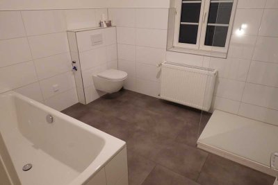 Teilsanierter Altbau (1938) in Köln (Rheinnähe)