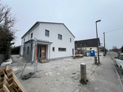 Erstbezug Architektendoppelhaus mit 162m²