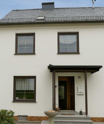 Doppelhaushälfte in Chemnitz-Siegmar: Einfamilienhaus, 4-Raum, Wintergarten, Garage & Ausbaureserve