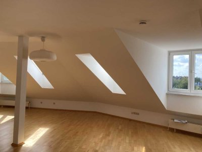 Hochwertige 2-Zimmer-Dachgeschoss-Wohnung in Aschheim