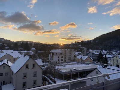Großzügige,  gepflegte und zentrumsnahe Wohnung mit tollem Ausblick in Plettenberg zu vermieten