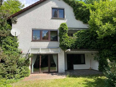 MFH mit 3 Wohnungen in Kumpfmühl - schöner Garten