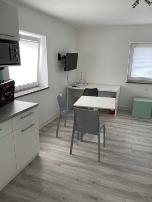 Studio in der Nähe von Bahnhof.