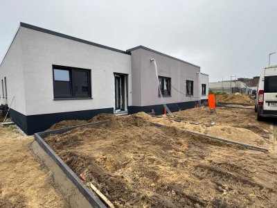 Neubau-Doppelbungalow in Wittenberge – Wohnen nahe der Elbuferpromenade Lage: