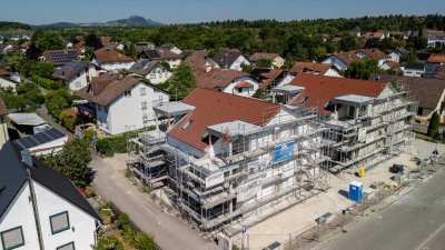 Stilvolle Neubau-Dachgeschosswohnung (KfW-55) mit Weitblick und Charakter