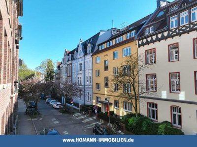 Schulstraße im Kreuzviertel – helle Maisonette mit Balkon in besonderer Lage